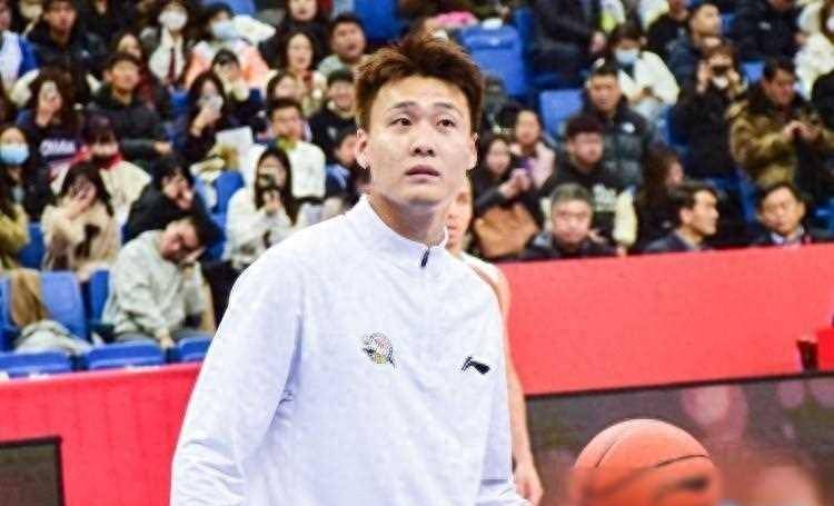 就在今天4月22日中午CBA新疆男篮传来阿不都沙拉木、赵睿消息的简单介绍
