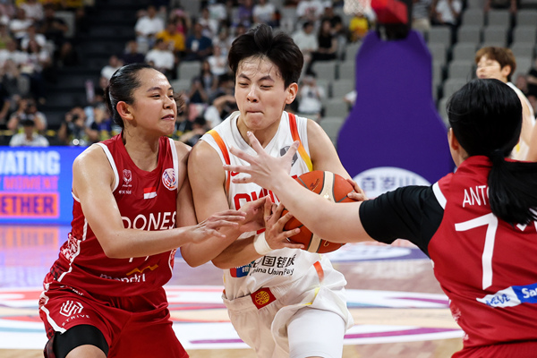 姐妹连线！杨力维杨舒予合砍25分老将发力助队大胜