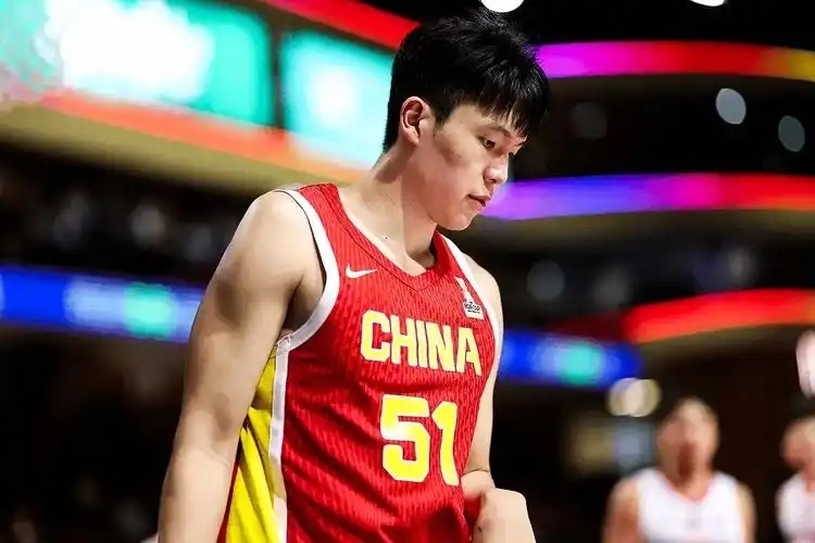 关于杨毅不希望杨瀚森回来打亚洲杯！打完CBA身体严重透支，消的信息