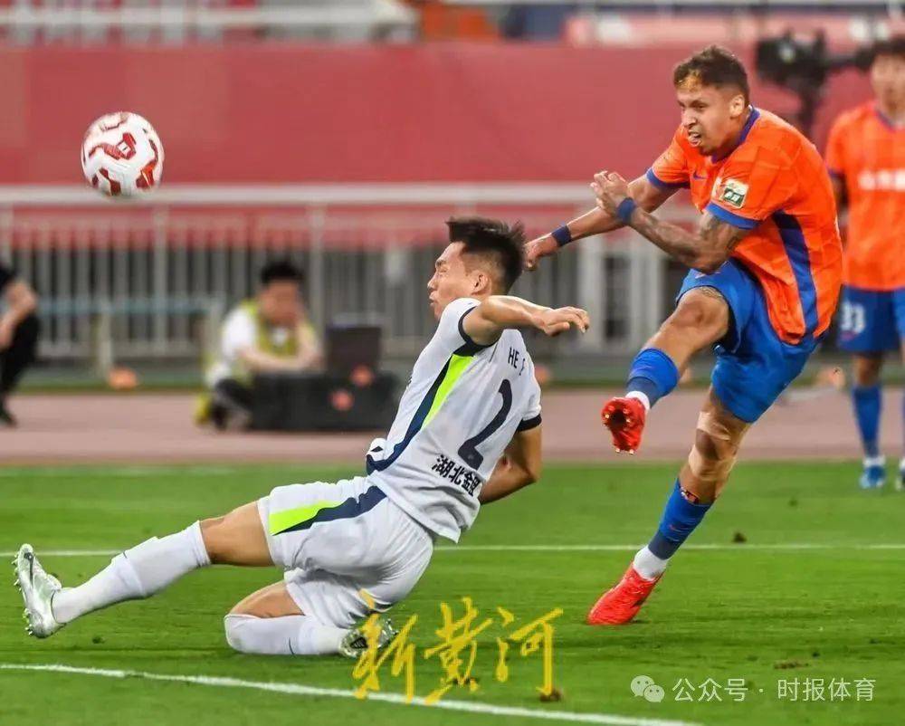 中超红牌！山东泰山队3-1胜武汉三镇！克雷桑进球无效！泽卡两球的简单介绍